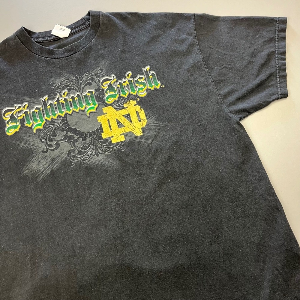 Foot Locker Notre Dame Fighting Irish T-Shirt Mens XL Black Graphic Tee ND NCAA